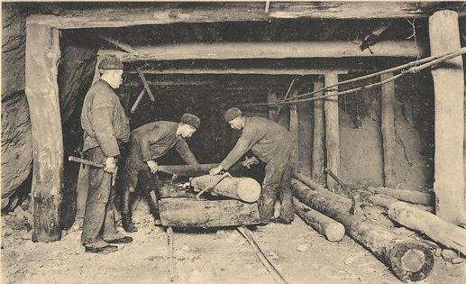 Grubenausbau in Holz